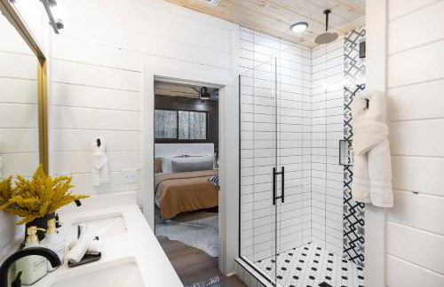 Crimson Creek Cabin - Hot Tub, Playset, Family-Friendly - Foto 8