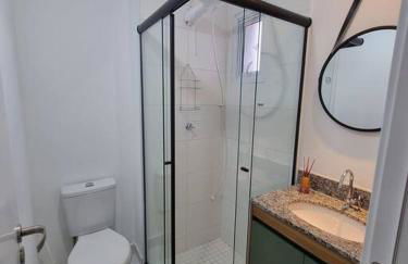 Ap10 Prático, confortável com wifi, piscina, rooftoop e academia em frente ao Metrô - Photo 24