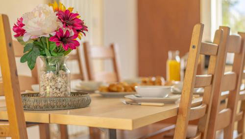 Raymond James Accommodation, sleeps up to 7, free parking, full amenities and garden - Foto 5