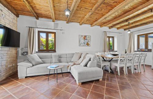 Villa Brioni with pool by Rentistra - Foto 9