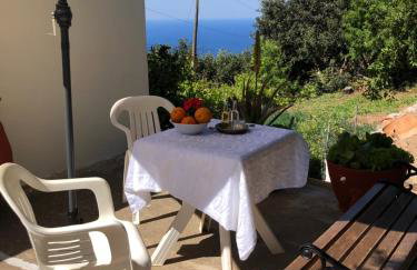 ARETI Sea View Mountain Cottage - Foto 45