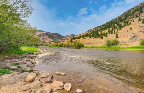 Riverfront Montana Log Cabin with Mountain Views! - Foto 42