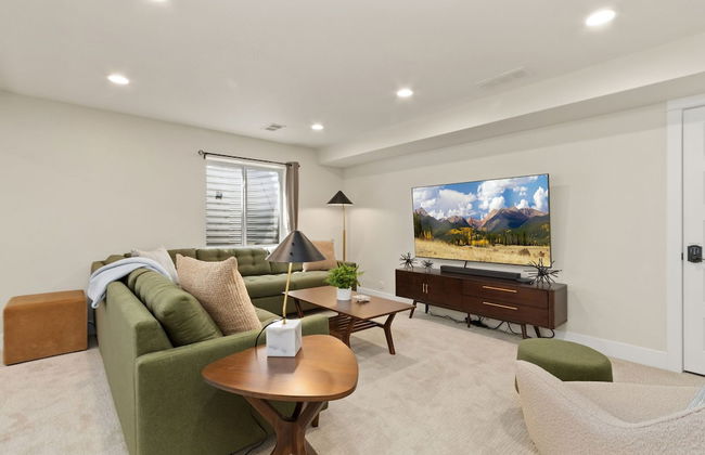 Contemporary Gem - Rooftop Deck & Private Hot Tub! - Foto 13