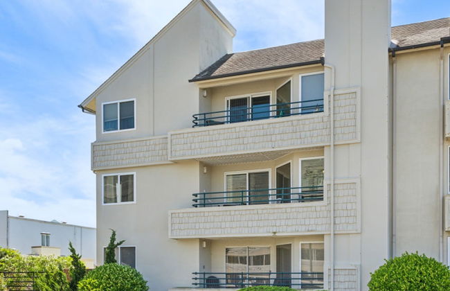 Shore to Please Condo With Pool Views of Beach - Foto 49