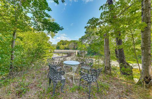 Waterfront Durham Getaway with Deck and Trails! - Foto 21