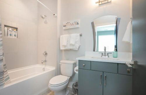 Luxury Townhome Skyline Views Mins To DT - Foto 52