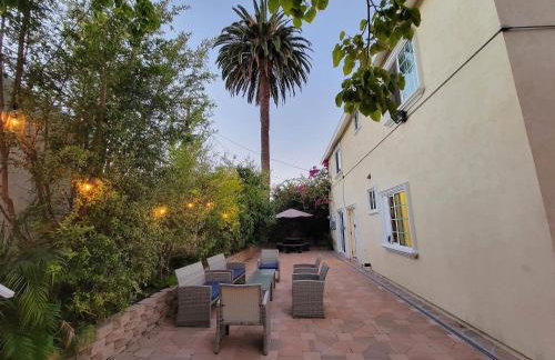 3 bedroom guest suite first floor unit with nice patio area right next to the MrC Hotel 10 minutes from Rodeo Drive Washer Dryer WIFI and more - Foto 25
