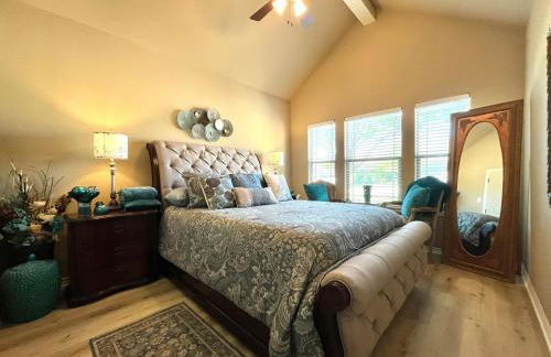 King Suite, 2 Bed 2 Bath, Sleeps 6 - Foto 7