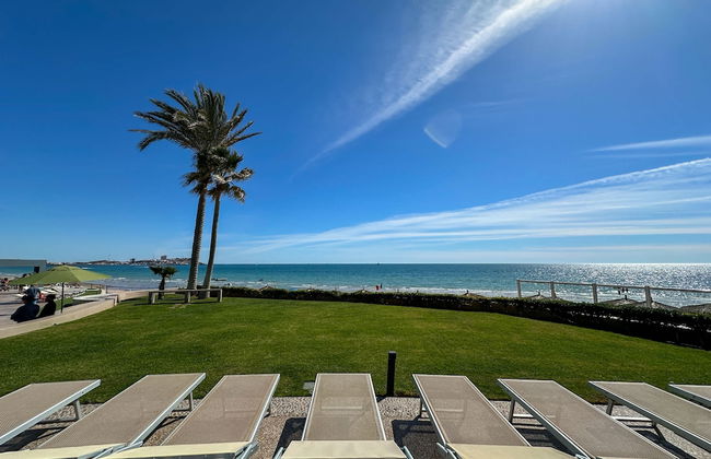 Beach Bliss Retreat 2BR Beachfront Condo - Foto 74