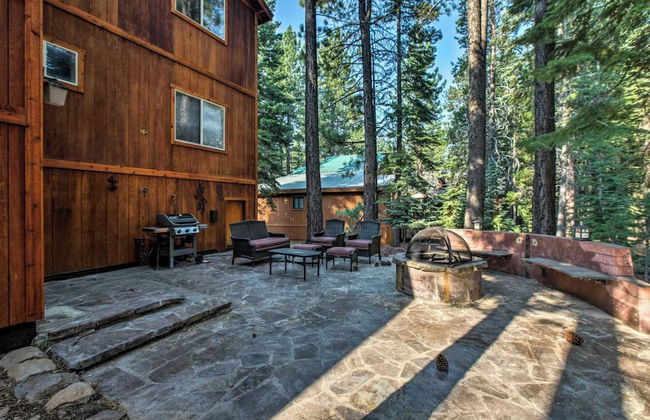 Moosetrack by Avantstay Cozy Cabin In The Of Tahoe Donner w/ Hot Tub - Foto 2