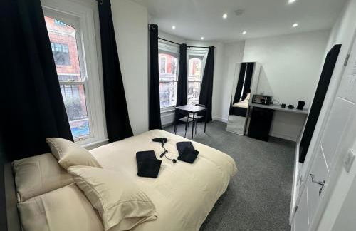 London Waterloo 10 min via train - Foto 2