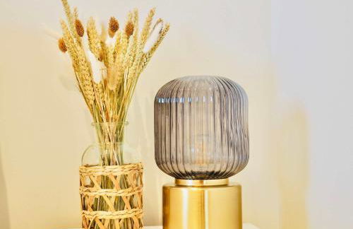 Spacious 3 bedroom Home w Parking in Farnborough - Foto 49