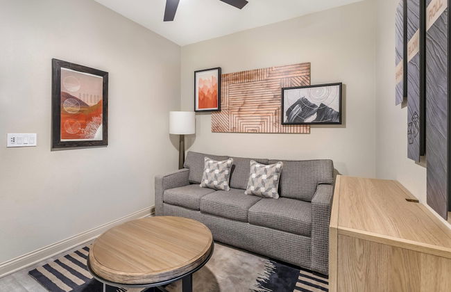 2BD resort condo with amenities and next to shopping right off the Las Vegas Strip - Photo 51