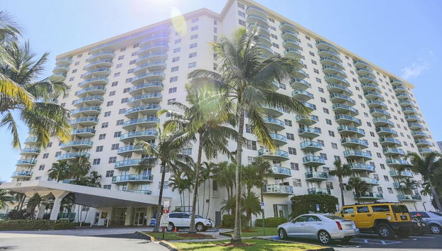 Ocean Reserve Oceanview Sunny Isles Luxury Condos - Photo 4