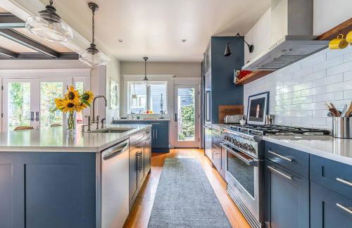 Beautiful North Cap Hill Craftsman with Hot Tub - Foto 9