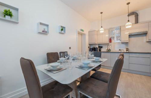 Warstone Suite-Luxury 2-Bedroom Flat, Parking, WiFi, Netflix, Central Location - Foto 18