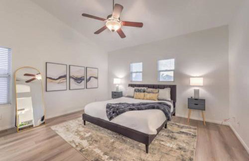 Creekwater | Pebbletech Pool & Spa 10 Min to Strip - Photo 17