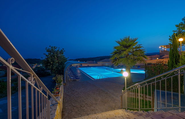 Panorama Resort - Photo 41