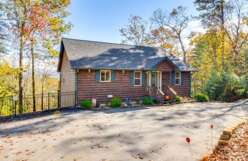 Lakemont Mountain Cabin with Game Room and Hot Tub! - Foto 40