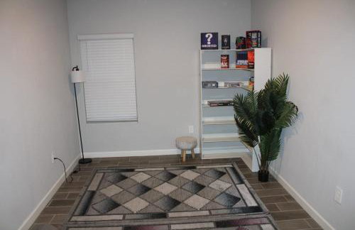 Modern Desert Retreat w AC & Mountain Views - Foto 24