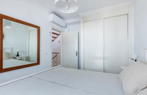 VILLA WITH 4 BEDROOMS AND PRIVATE HEATED POOL - Foto 23