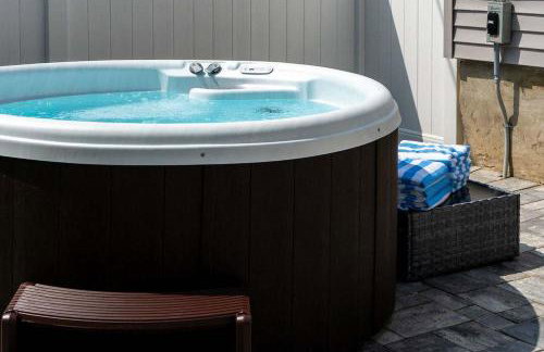 Jefferson & Grounds 3BR Steps from HWS and Hot Tub - Foto 4