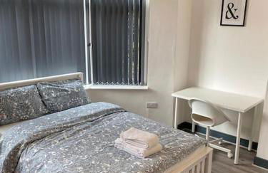 Newly refurbished studio, great location 8 studios - Photo 46