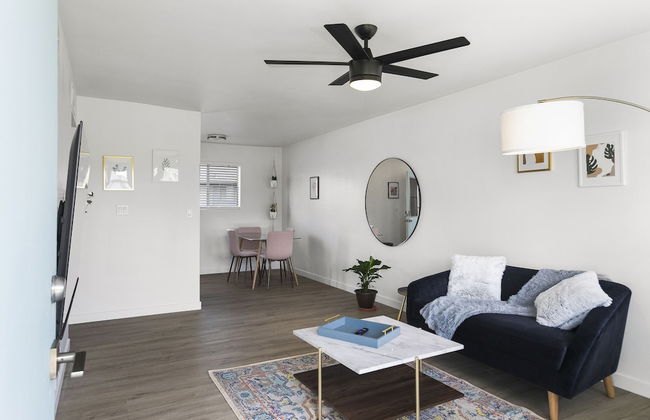 Contemporary Condo in Central Biltmore - Foto 10