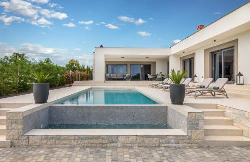 Villa Lastine by Villsy - Photo 15