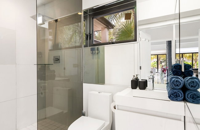 Peaceful 3BD Family House With Pool - Photo 21