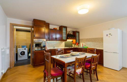 Intera villa ad uso esclusivo con 2 bagni 4 camere da letto,garage,giardino,area fitness,lavatrice,wifi - Foto 25