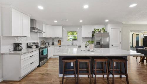 Family Getaway with Pool & Fire Pit - Foto 5