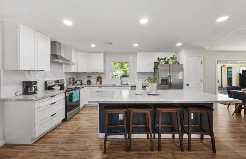 New! Flower Mound Home with Pool and Firepit - Foto 12