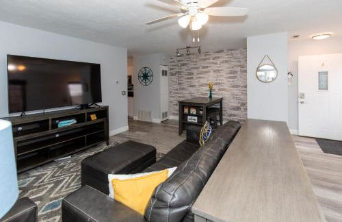 Modern Condo Central Huron Boat Basin Area - Foto 29