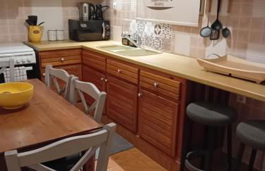 Joanna's heart of Athens one BR Charm Balcony view Walk to Tourist Spots - Foto 10