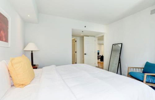 2BR Urban Oasis DC Access with Lux Comforts - Foto 34