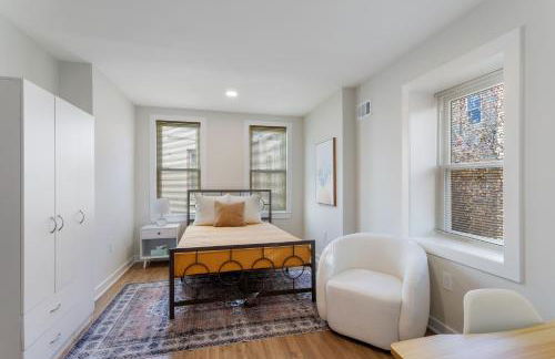 Welcome to The Lux Collective a Spacious 5-Bedroom House close to Stadiums, Universities, Center City & more! - Foto 12