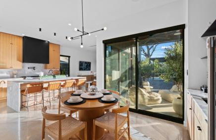 New 6 BR, 4.5B, Pool, Hot Tub, Cold Plunges, Outdoor Sauna, Bar, 9 TVs - Foto 45