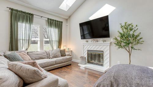 6 Mi to Dtwn Arvada Home with Hot Tub and Yard - Foto 1