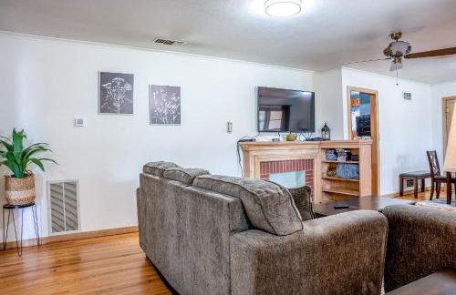 Spacious 4 Bedroom Home with 5 Beds near Interstate 40 in Amarillo, TX - Foto 12