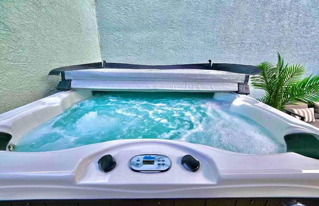 Hollywood Hills Sunset Strip Home w Hottub - Photo 54