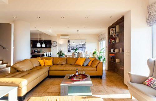 Sunset Paradise - Verga's Utimate Seaview Getaway - Photo 6