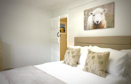 2 Woodbine Cottage - Photo 2