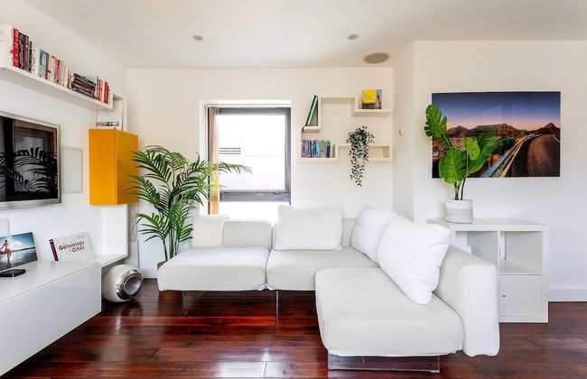 RAI - Modern Tower Hill Penthouse - Photo 6