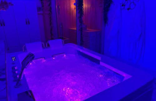 Loveroom de luxe avec jacuzzi sauna vapeur écran 300 cm - Foto 35