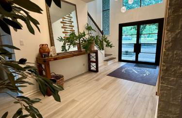 Ultimate Lake Resort Xtravaganza - Luxury - Waterfront - Boathouse - Sleeps 18 - Photo 18