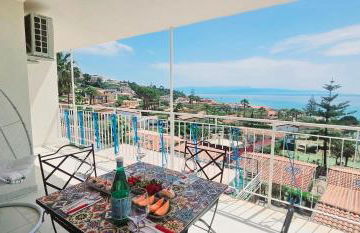 Ninfa Sul Mare Apartments - Piscina Idromassaggio 50 M E T R I dal Mare Free Parking - Photo 4