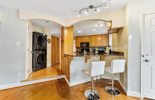 Patio Paradise Stylish 3BR Home with Gaming Room - Photo 8