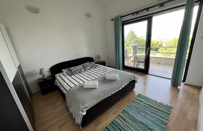 Tranquil Spacious Villa With Private Pool - Foto 5