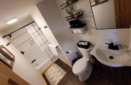 The Chalet - Spacious 7 bedroom near Sugarloaf, on Snowmobile and UTV trails, Hiking, Golf and Flagstaff Lake across the street - Foto 18